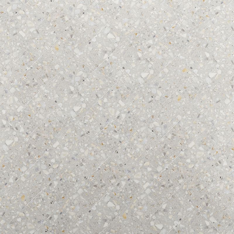 225028363-0000.jpg
